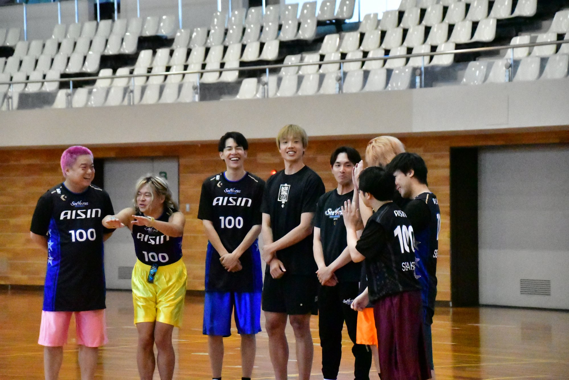 東海オンエア「【ハンデ大】プロバスケ選手でも「目隠し」なら素人6人でフリースロー勝てるんじゃね！？」を支援しました。