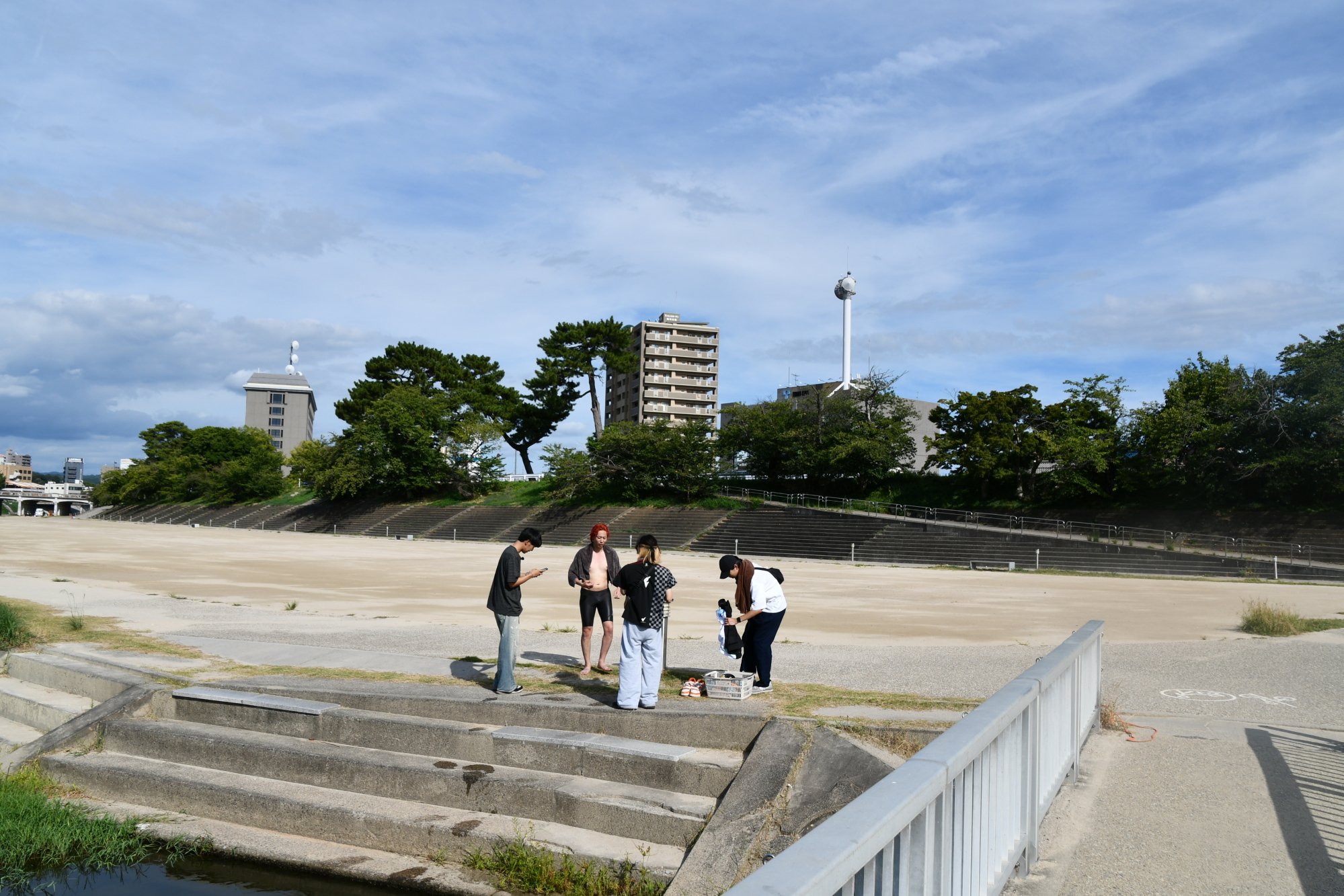 東海オンエア「街中でサングラスをかけてる人間から逃げながら、より多くのミッションを遂行せよ！！！」を支援しました。