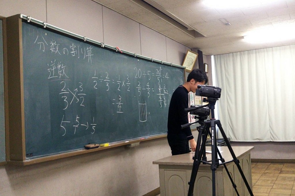 板書が見やすいりょう先生。