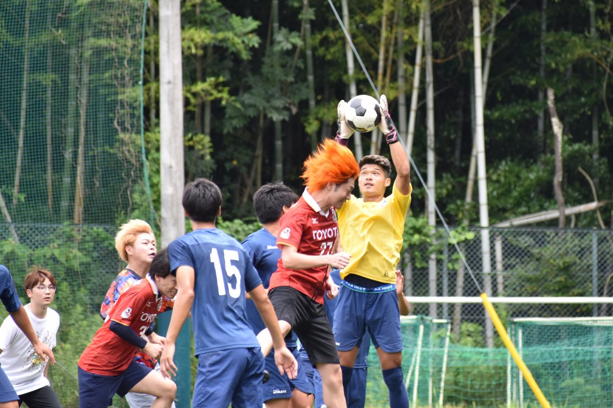 高さで張り合う。