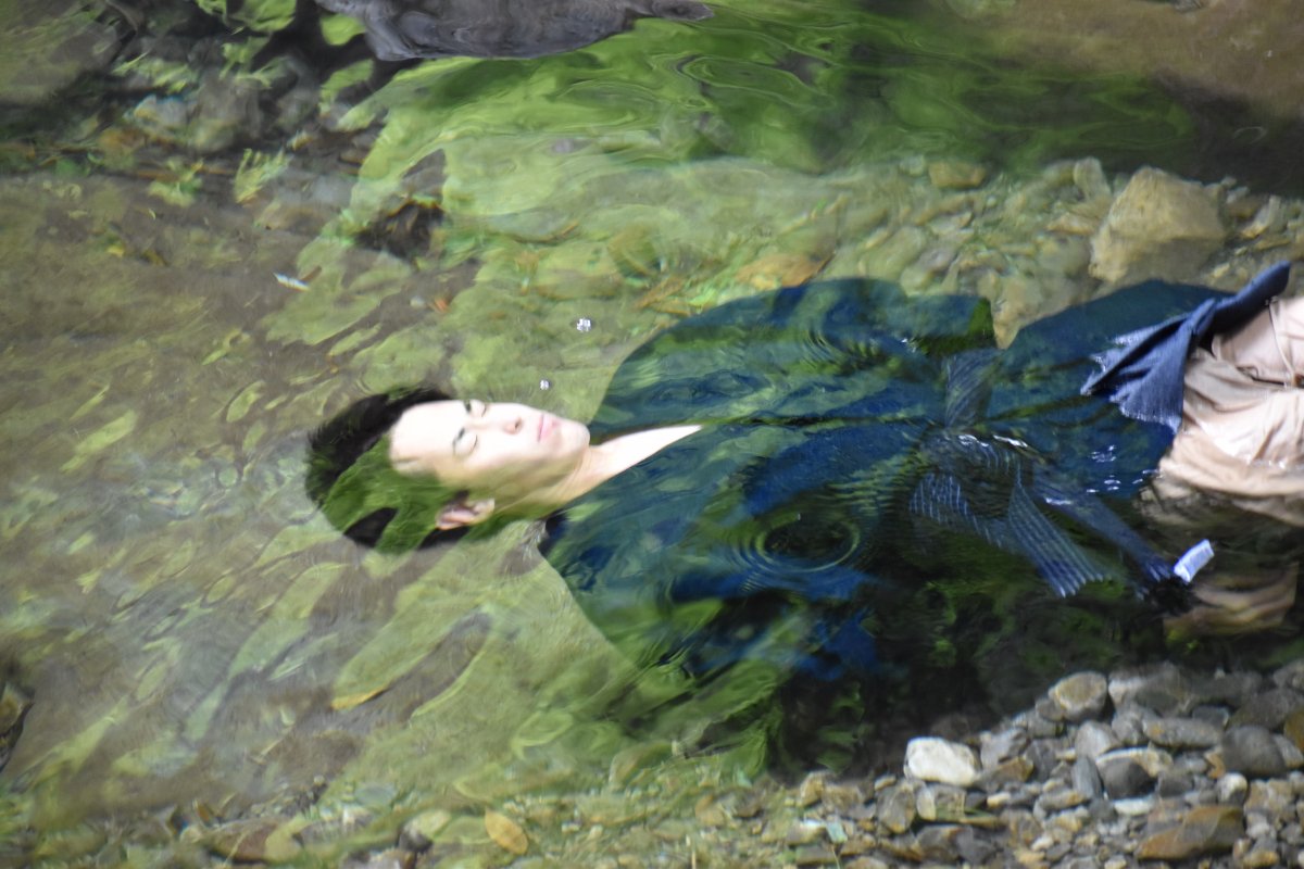 耐えて沈む。