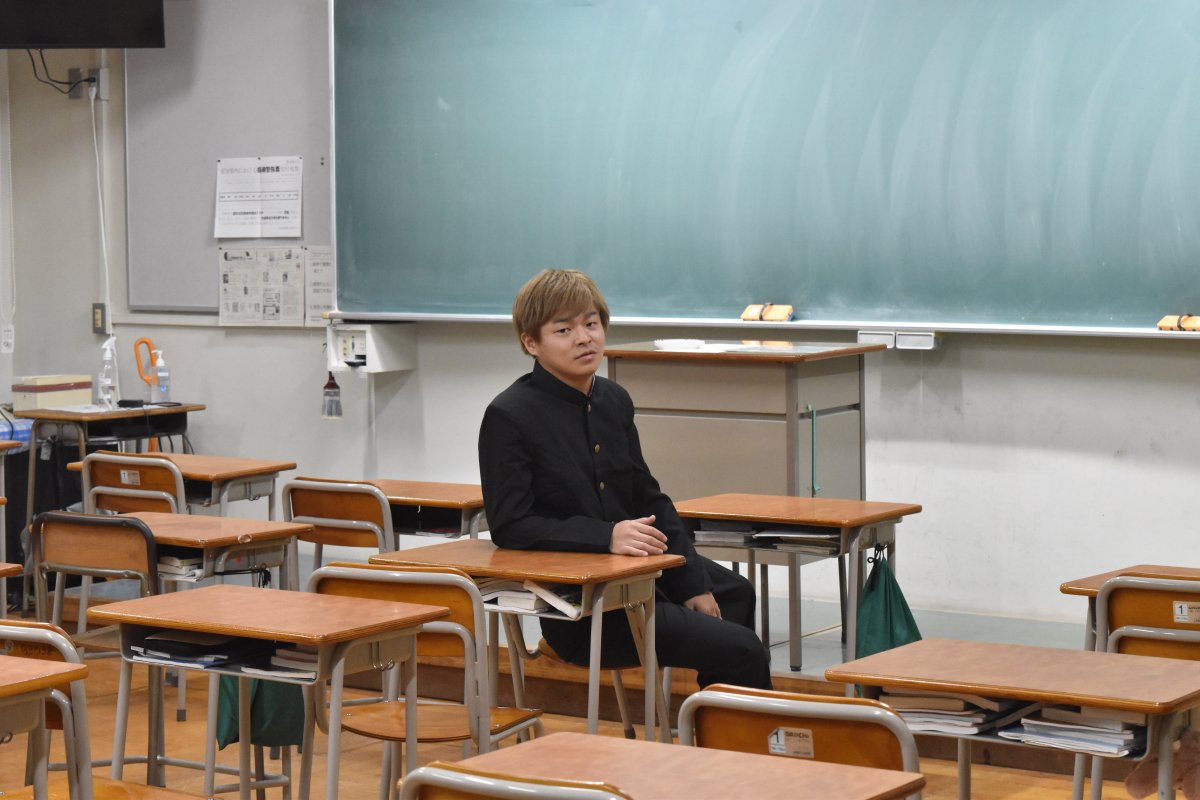 ガン飛んでます。