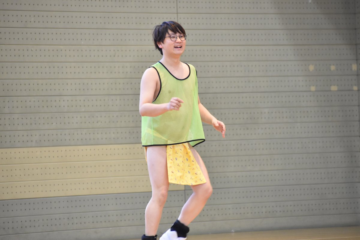 ふんどし一丁にシースルーのビブスは最早狙っているとしか思えない。