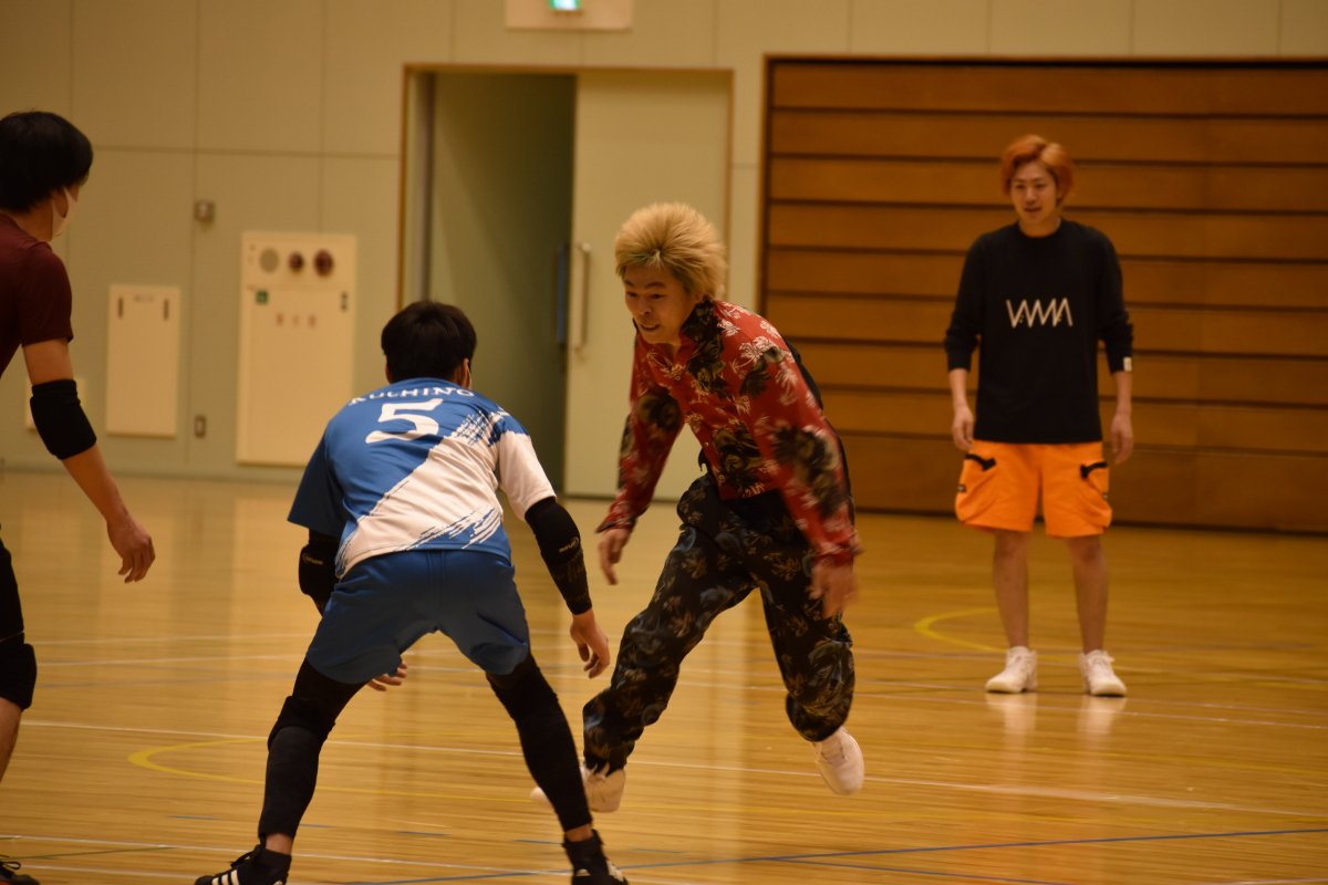 勝負を仕掛ける。