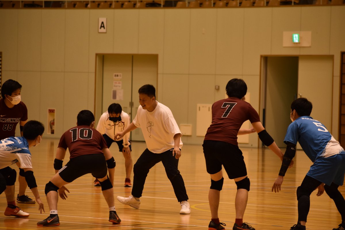 逃げられ…