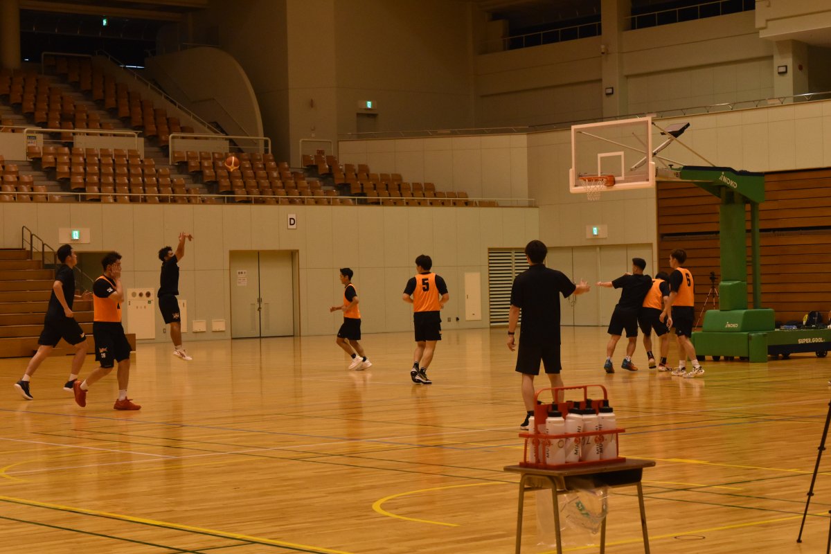 容赦ない三遠ネオフェニックスさん。