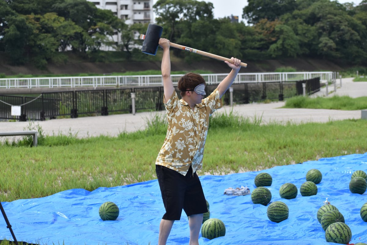 なんとなくハンマーが似合う。