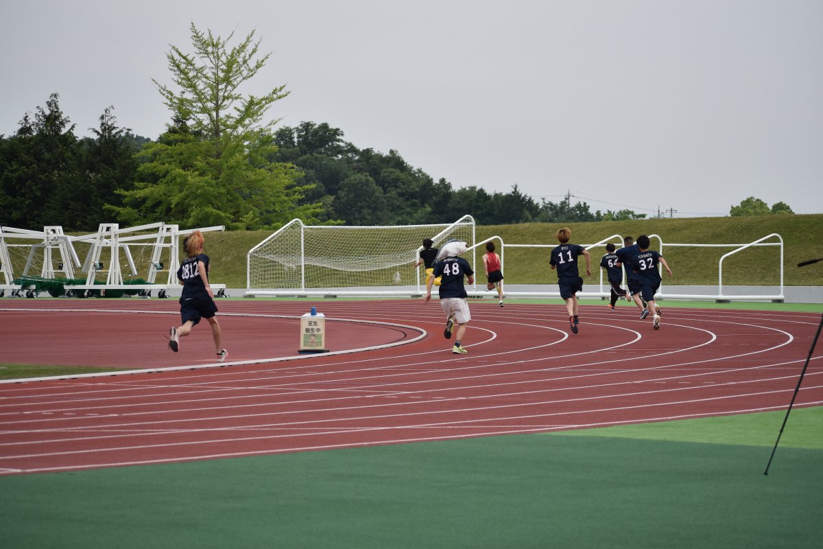 バスケとサッカーの後に400ｍ走。