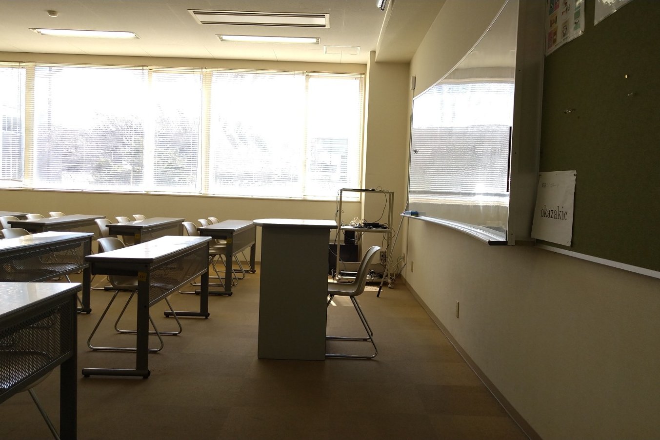 愛知学泉大学（教室）