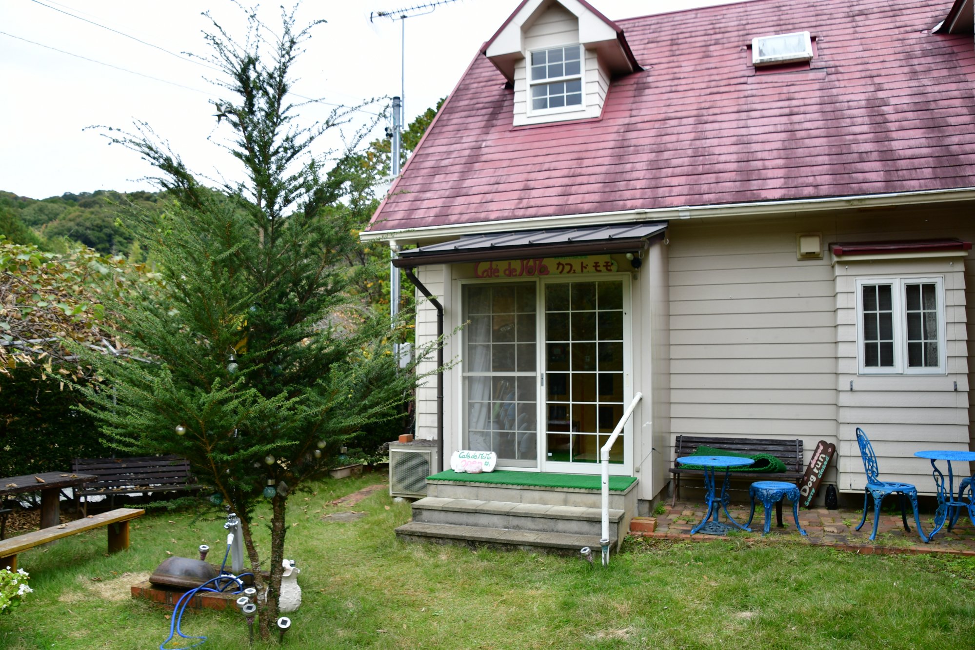 森のちいさな喫茶店「Cafe' de MOMO」