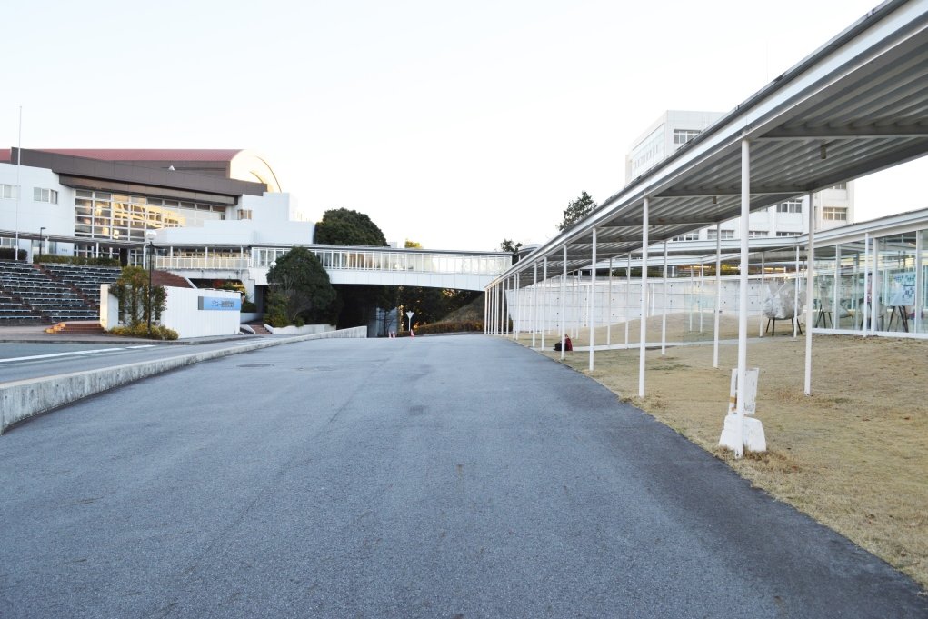 愛知産業大学（バスロータリー）